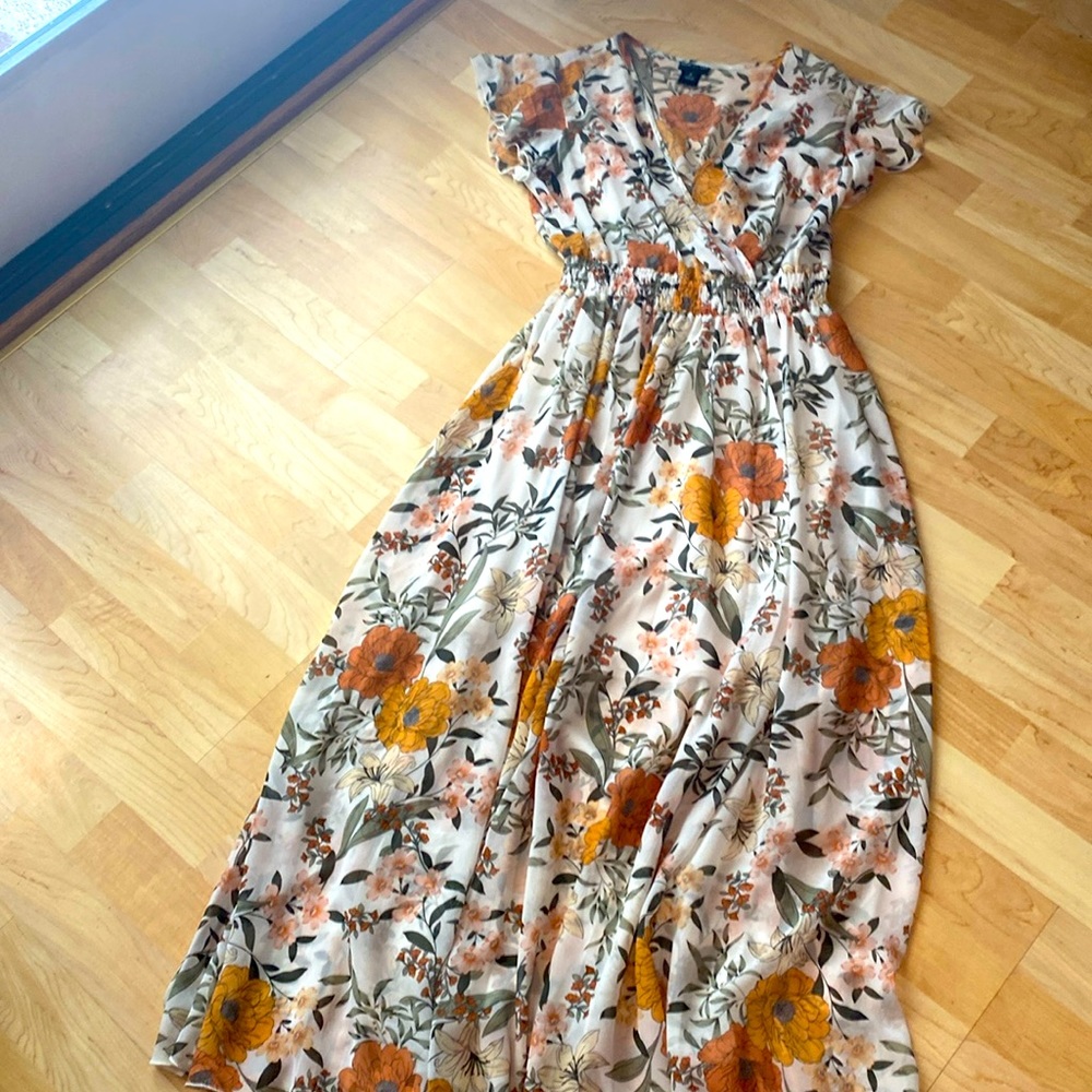 Women’s soft flowy cute cream green gold floral print dress size 6